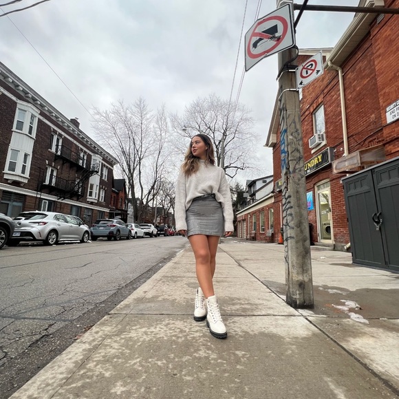 Mini Skirt - Picture 3 of 6